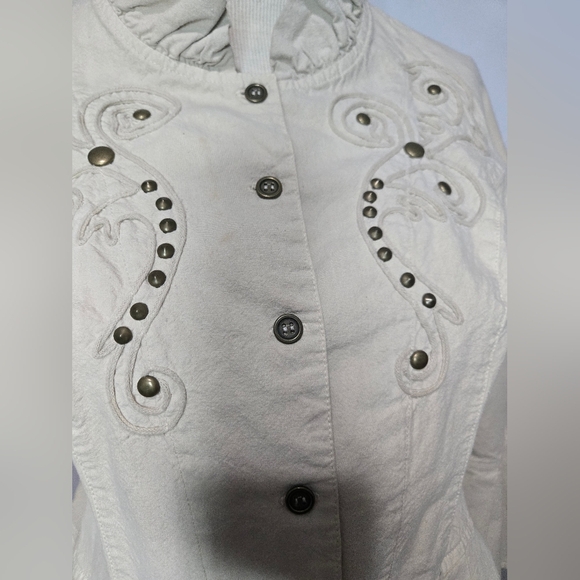 GRETTY ZUEGER cream ruffled cotton stud embroidered jacket. Size medium - Picture 3 of 11